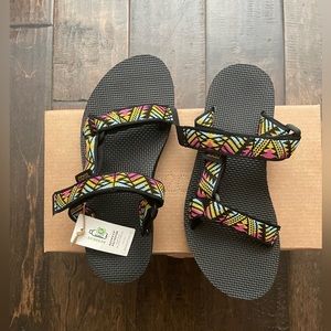 NWT Teva Women’s Universal Slide Sandals. Size:6. Light blue/yellow/pink